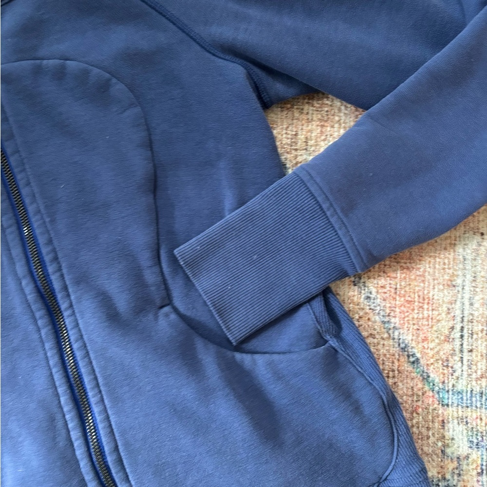 Lululemon Scuba Zip-Up Hoodie - Picture 3 of 7